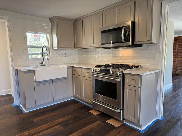 7356 Cayton St — Photo 1