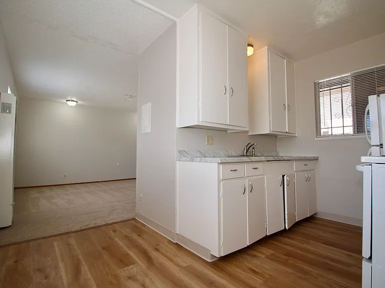 539 Callan Ave #B — Photo 5