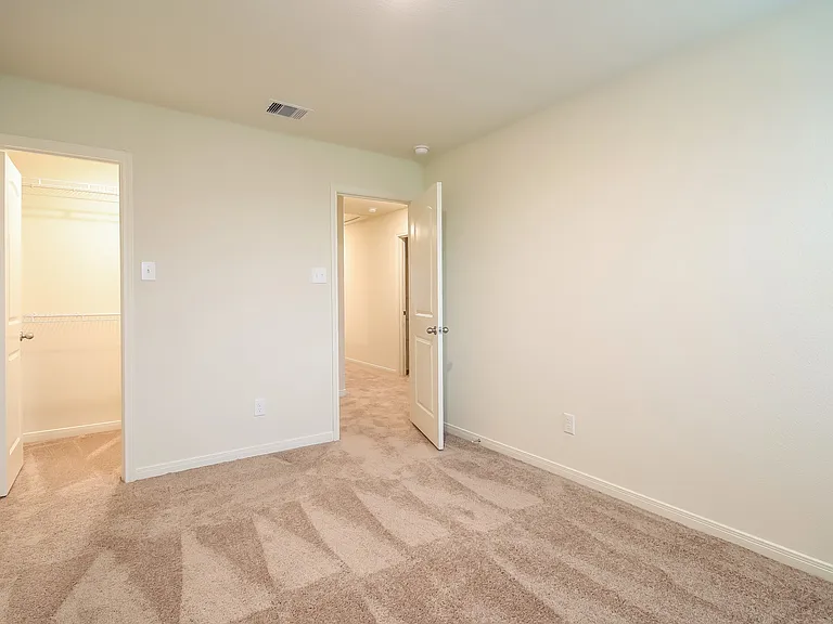 560 Solomon Ln — Photo 12