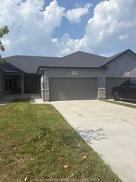 2 bed, $2,500 — Photo 1