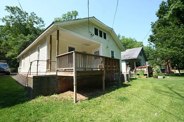 1308 W Chapel Hill St — Photo 17