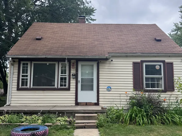 6139 Dean St, Taylor, MI 48180