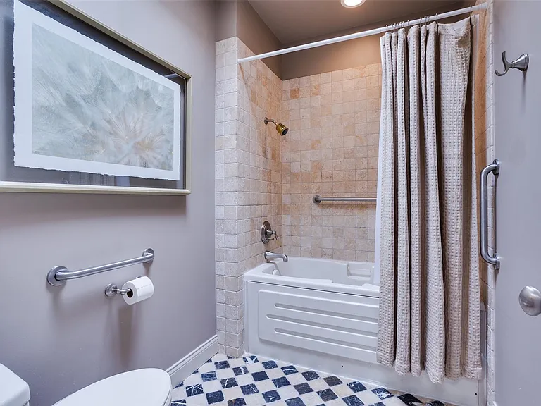 3231 Tarryhollow Dr — Photo 18