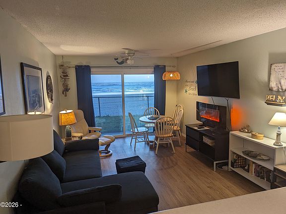 2nd image of 145 NW Inlet Ave #115