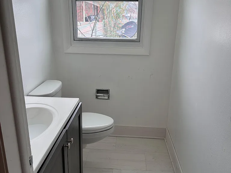 501 Washington Sq — Photo 1