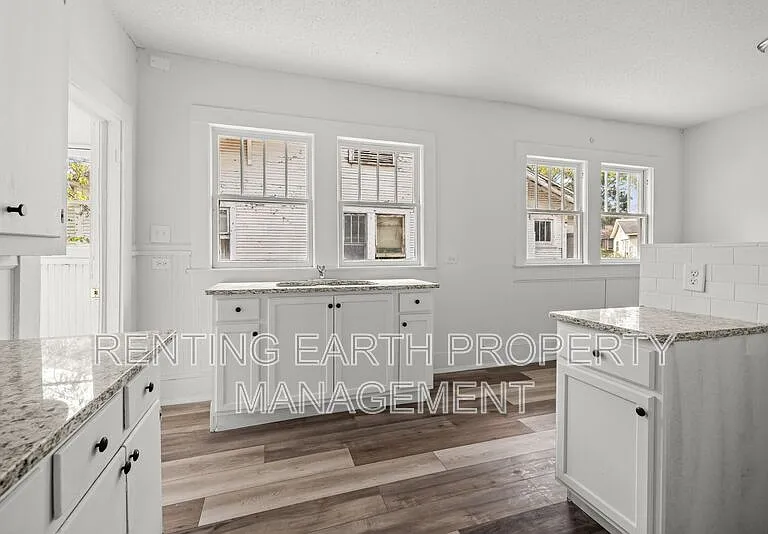 1757 48th St — Photo 11