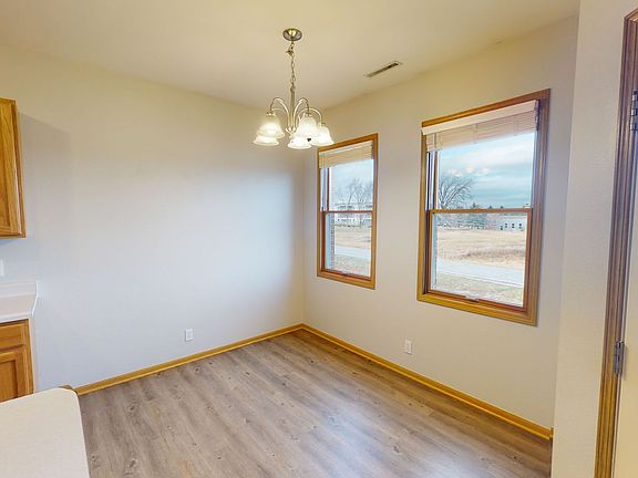 5th image of 2911 Charlotte Ct Unit 98