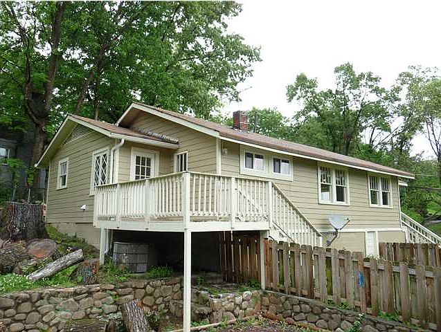 2nd image of 2205 Defue St