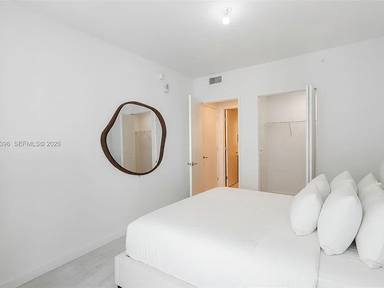 77 SE 5th St #1910 — Photo 7