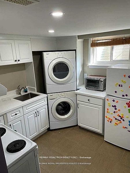 Ajax House for rent - 1 Bedroom — photo 9