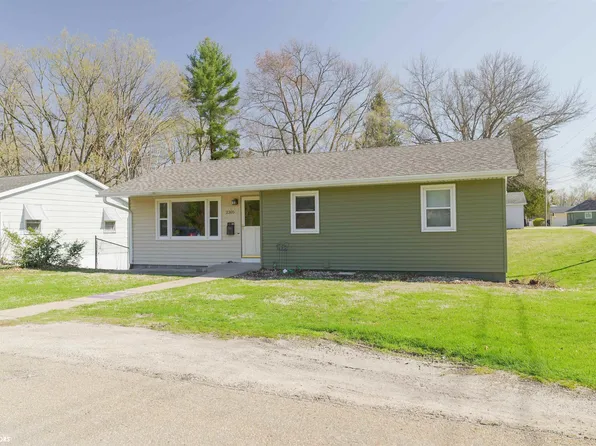 2305 Dekalb St, Burlington, IA 52601