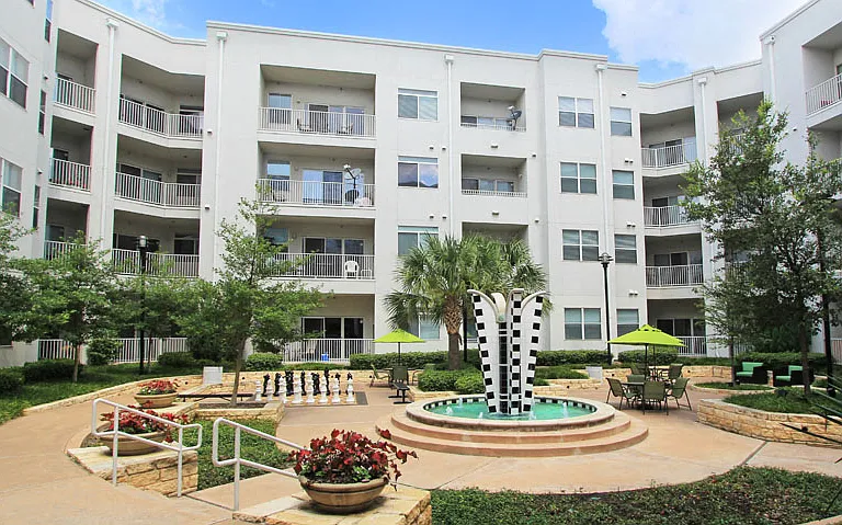 Delante Apartments — Photo 10
