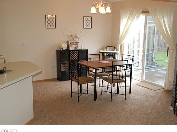 3rd image of 105 Reserve Cir