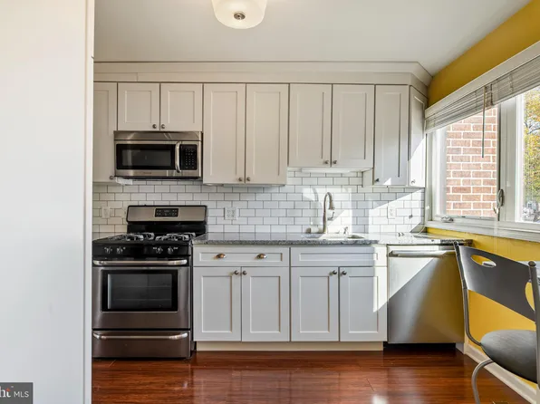 36 Covington Dr, East Windsor, NJ 08520