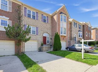 7427 Salford Ct, Alexandria, VA 22315