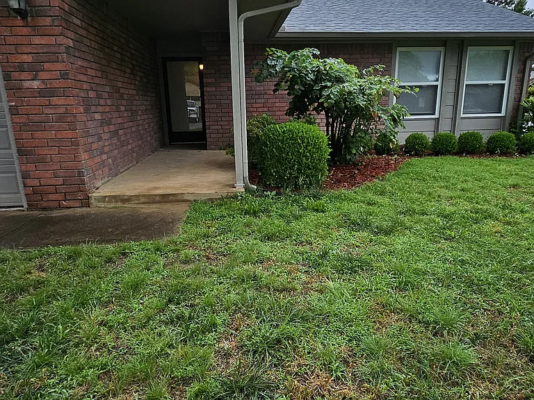 6717 S Saint Louis Ave — Photo 2