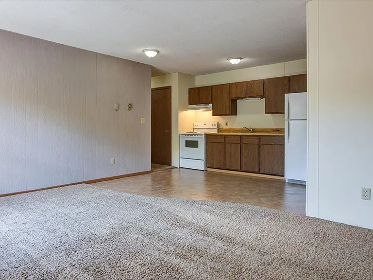 1703 S Broadway St — Photo 22