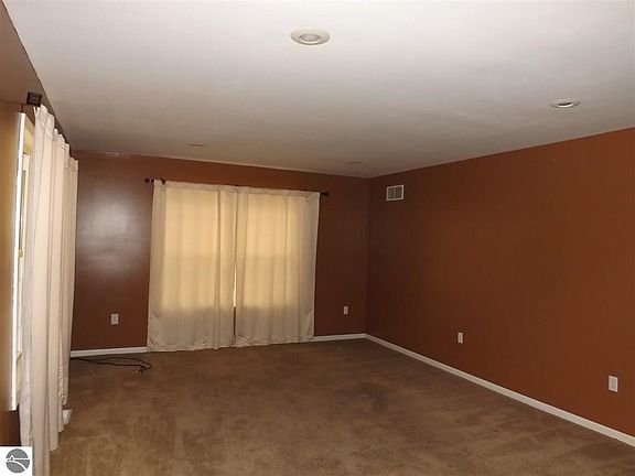 2nd image of 1262 Adam Dr
