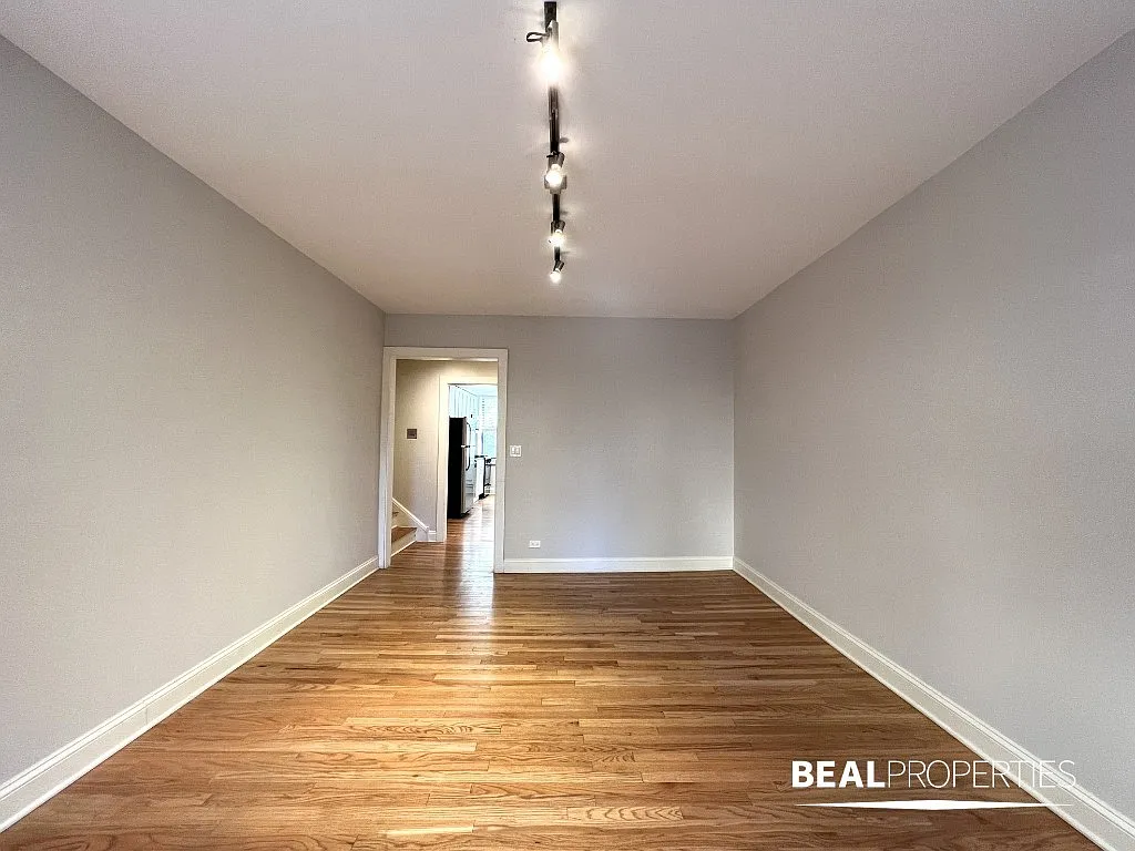 2323 N Rockwell St — Photo 4