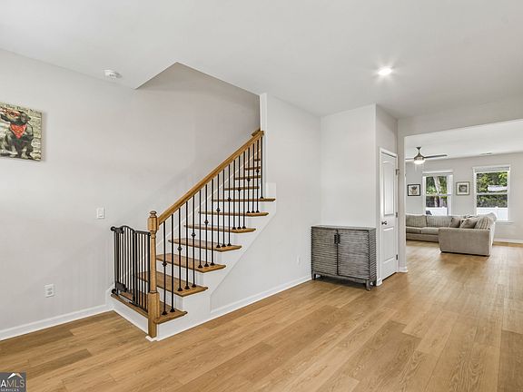 3rd image of 111 Pioneer Way