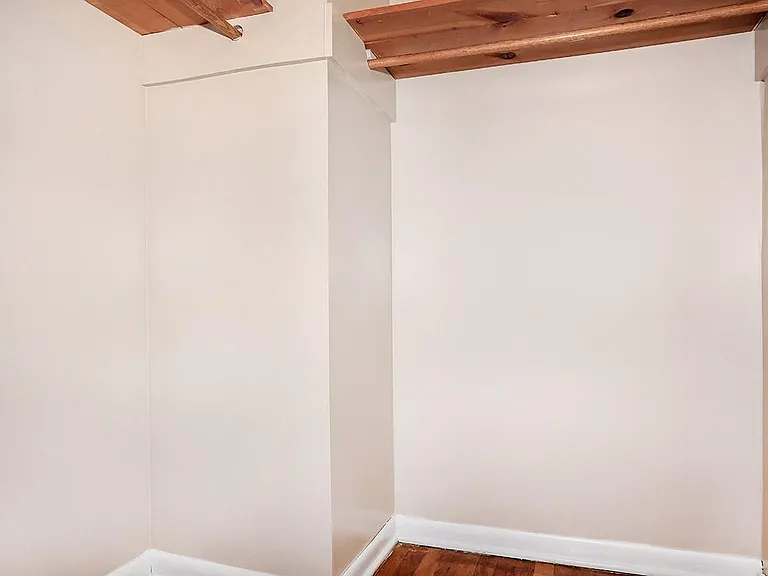 WALK-IN CLOSET AT LENORE GARDEN