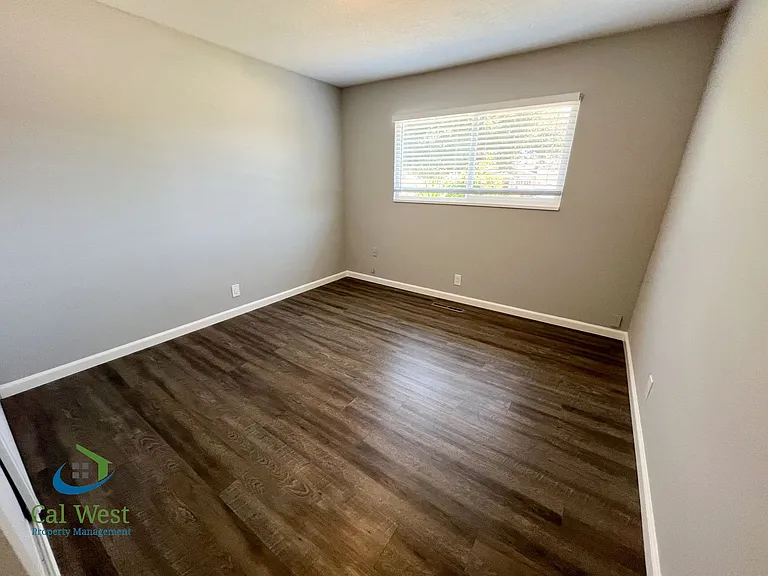 1567 Oriole Ave — Photo 17