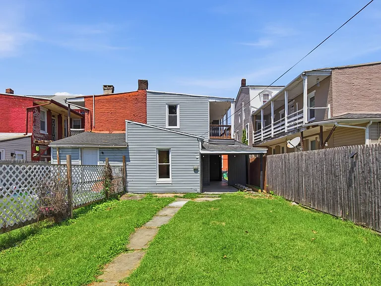 642-644 Walnut St — Photo 1