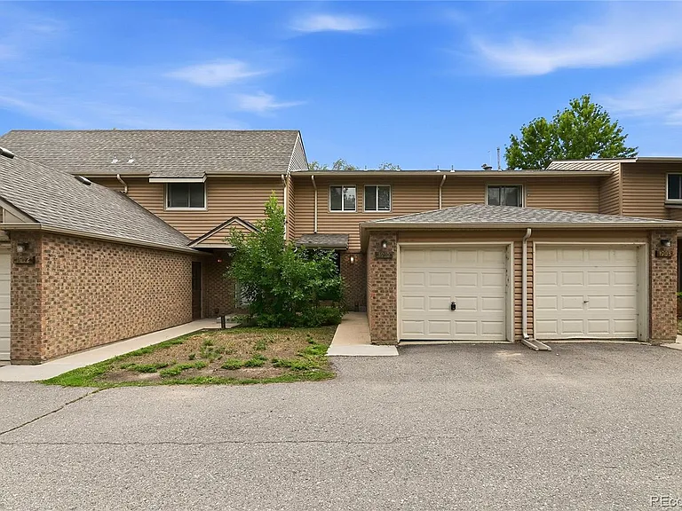 1910 Centaur Cir — Photo 1