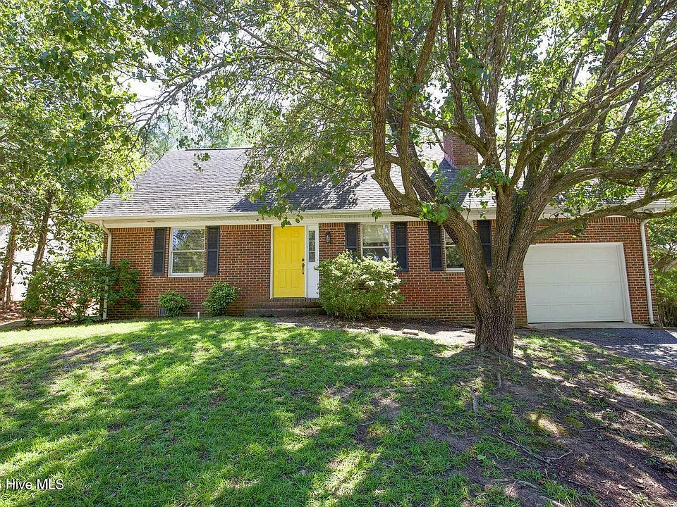 360 Spring Lake Dr