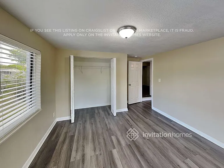 1633 NW 15th Pl — Photo 16