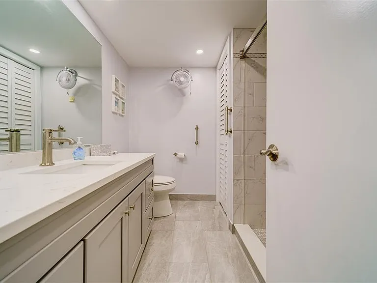 1 Windrush Blvd #63 — Photo 22