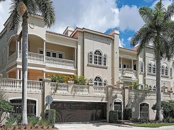 617 6th Ave S, Naples, FL 34102