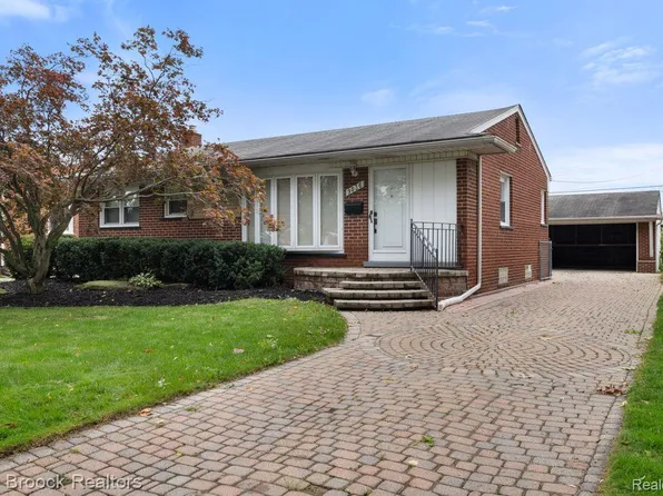 9036 Perrin St, Livonia, MI 48150