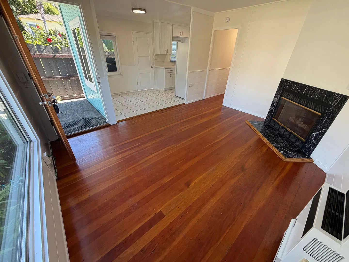 2BR/1BA Home in South Ocean Beach - New Kitchen Remodel, Laundry In-Unit — Photo 3
