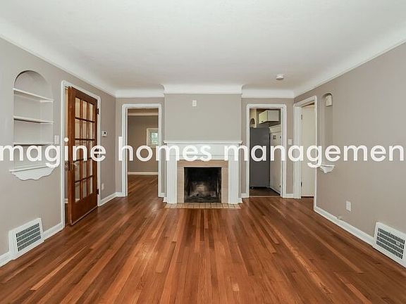 3rd image of 2080 Olive Ave