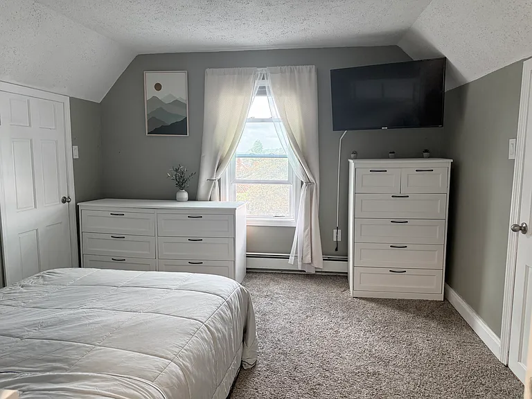 Bedroom 2 (3rd floor)
