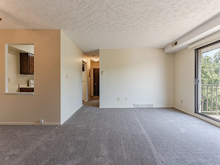 18001 Lakeshore Blvd #101 — Photo 12