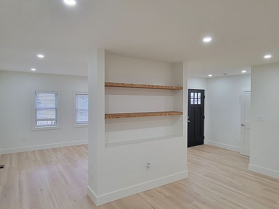 4th image of 45-45A Fruit St #45-A