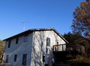 740 N Bassett Lake Rd, Middleville, MI 49333