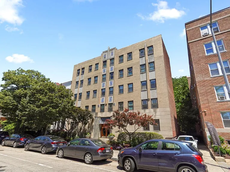 1727 R St NW #404 — Photo 2