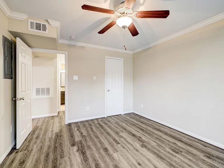 Timbergrove — Photo 28