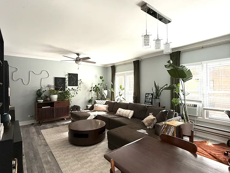 730 W Roscoe St #1S — Photo 2