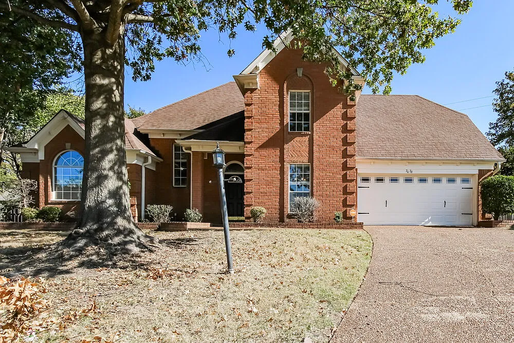 3 bed, 2.5 bath, 1926 sqft, $2,095 — Photo 1