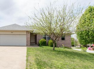 3371 S Lexus Ave, Springfield, MO 65807