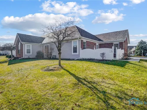 92 Summerfield Blvd, Bowling Green, OH 43402