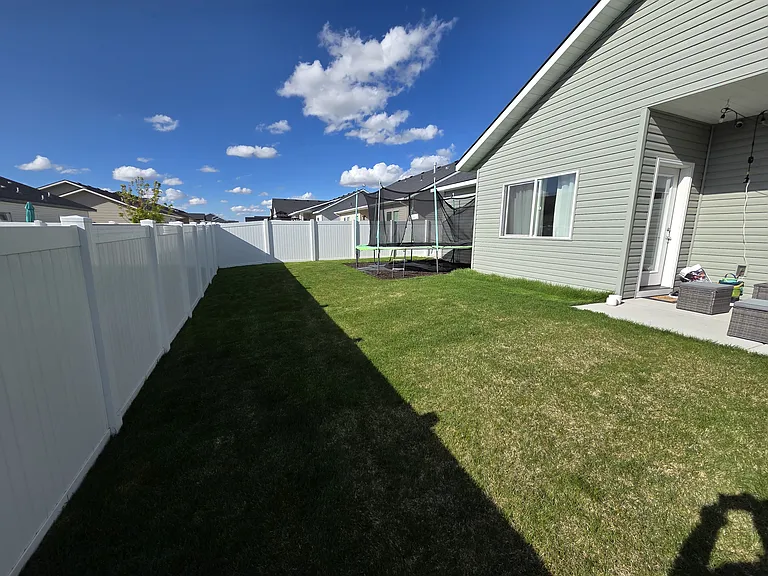 2430 Lotus Ave — Photo 3