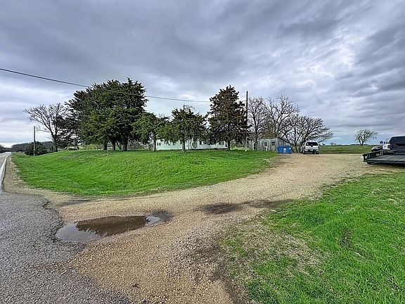 3rd image of 12694 Meredosia Rd