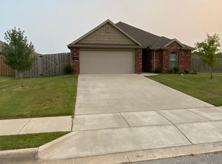 120 Cisterna Dr, Centerton, AR 72719