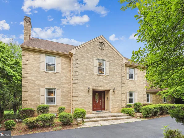 10506 White Clover Ter, Potomac, MD 20854