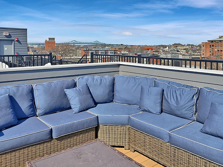 215 Maverick St #302B — Photo 10